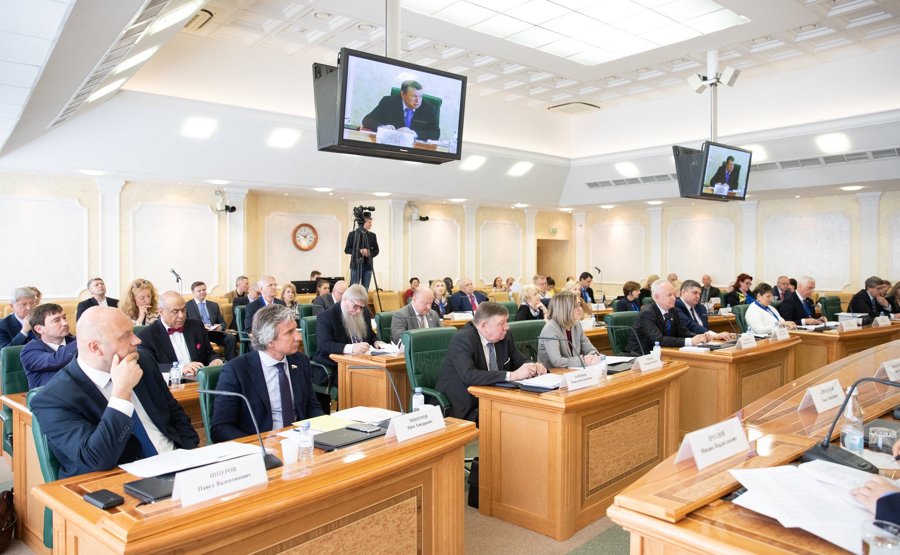 «Круглый стол» на тему «О совершенствовании механизмов защиты прав и законных интересов российских соотечественников, проживающих за рубежом»