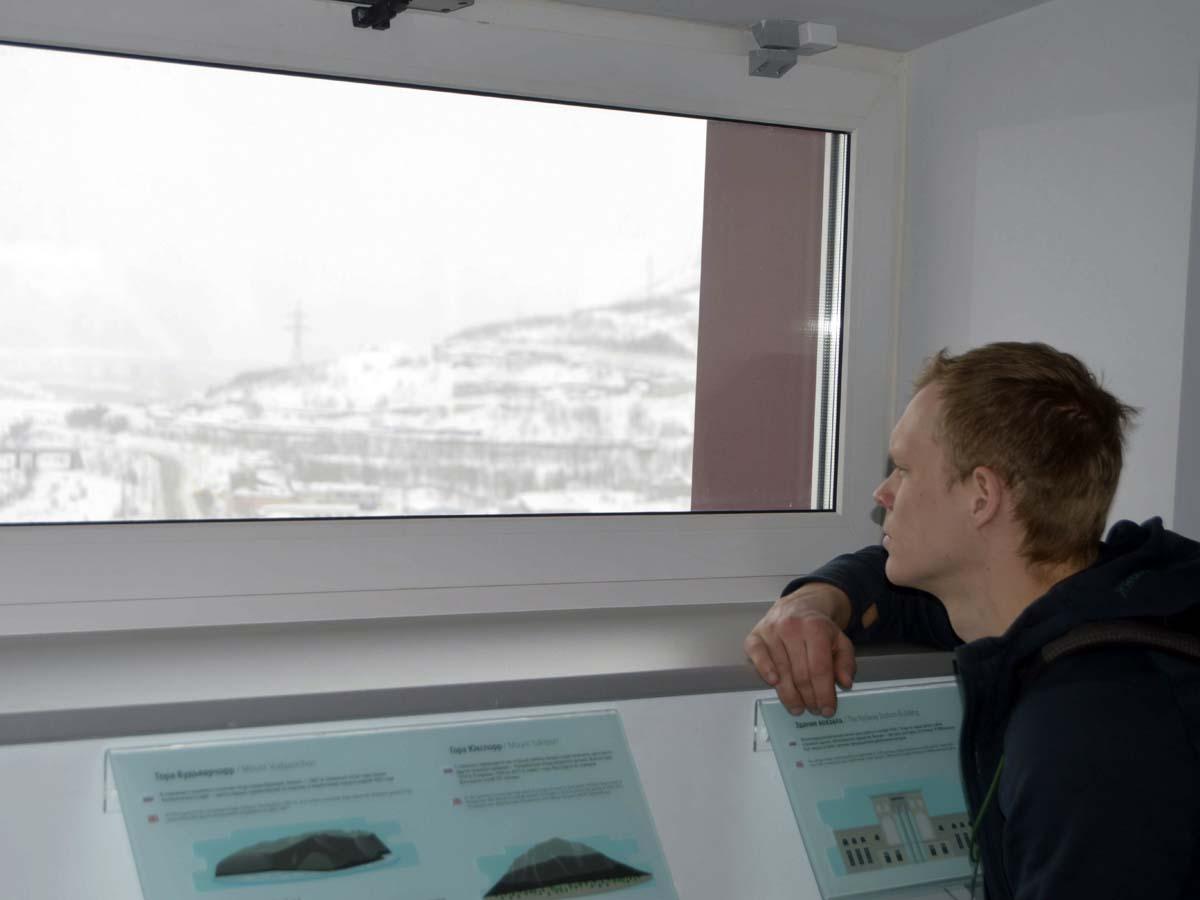 За окном - зимние Хибины. За окном - зимние Хибины.