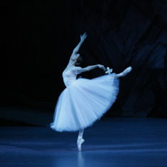 8 апреля 2018 балет Большого театра (Москва) “Жизель“ в кинотеатрах “Фолькетс хюс“